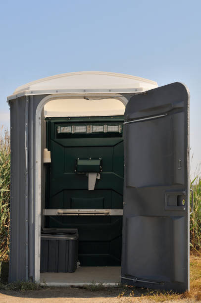 Best Porta potty rental near me  in Barstow, CA